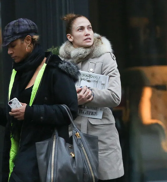 Masihkah Jlo cantik jika ia tampil seperti ini? @ dailymail.co.uk