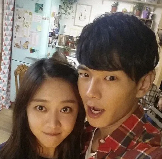 Tak akan ada lagi kemesraan ini © via allkpop.com