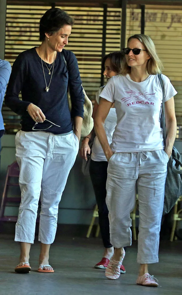 Alexandra dan Jodie @ eonline.com