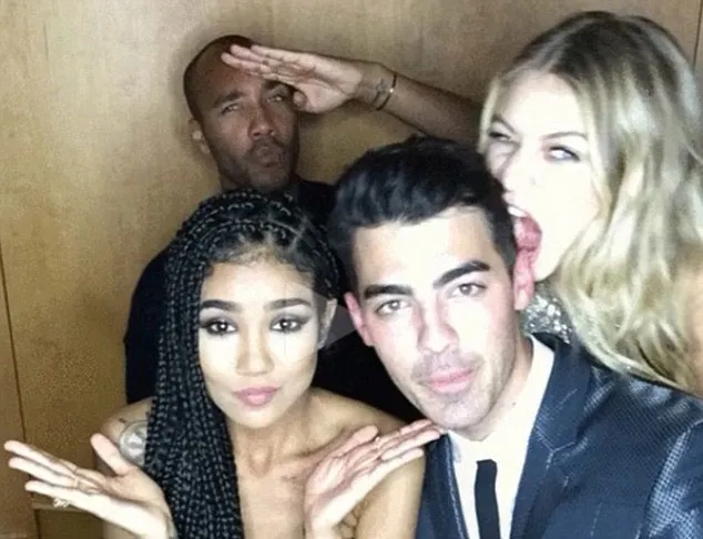 Gigi Hadid dan Joe Jonas terlihat makin mesra © Instagram/Jhene Aiko