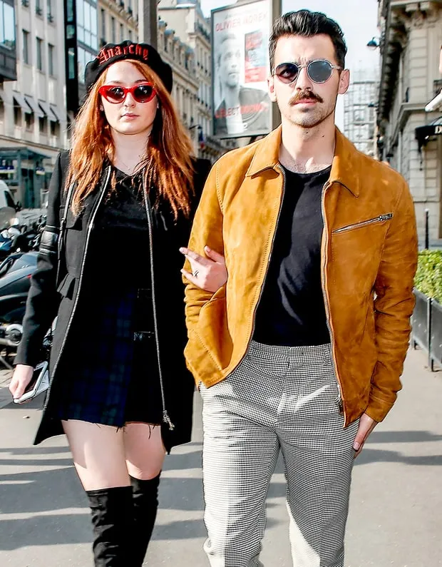 Sophie dan Joe tertangkap kencan di Paris © usmagazine.com