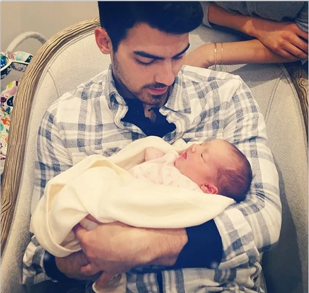 Joe Jonas @ dailymail.co.uk