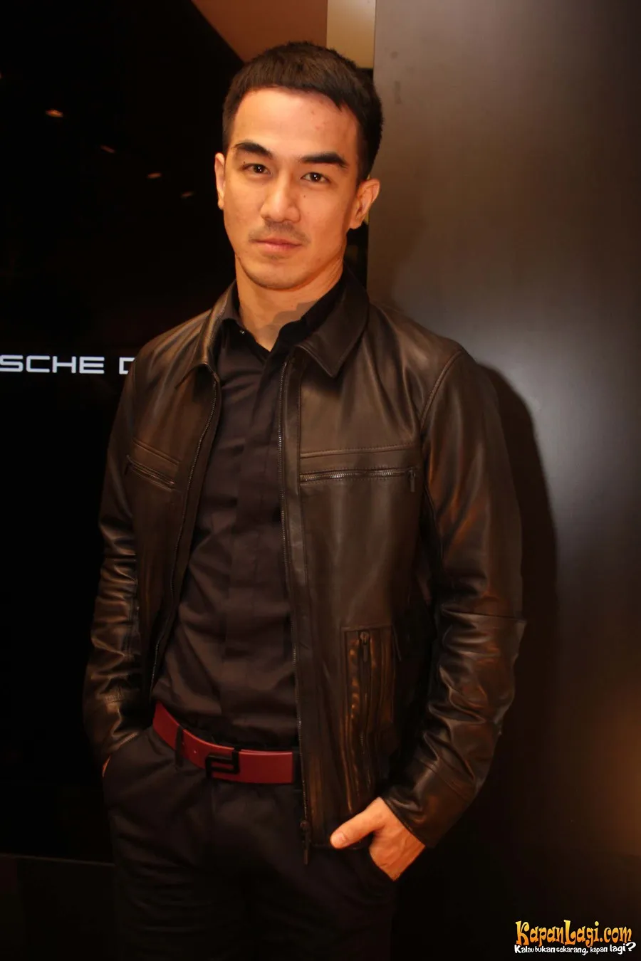 Joe Taslim menjaga stamina dengan berlari. ©KapanLagi.com