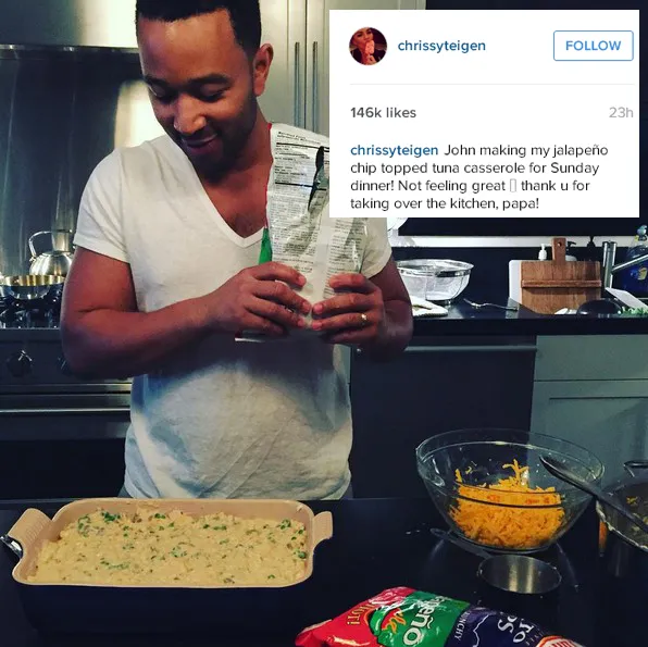 Masak adalah treatment spesial dari John untuk Chrissy © instagram.com/chrissyteigen