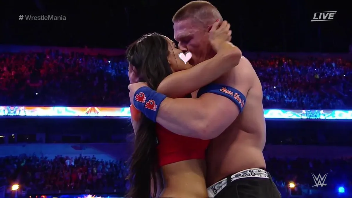 John Cena putuskan untuk melamar Nikki Bella di atas ring setelah hampir 4 tahun pacaran © twitter.com/WrestleMania