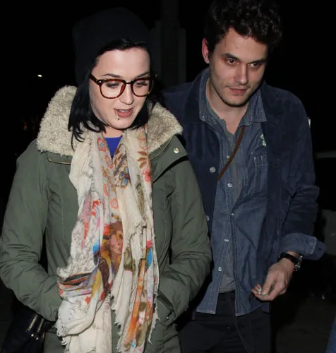 Katy Perry dan John Mayer Ketika Masih Bersama @ fameflynet.com