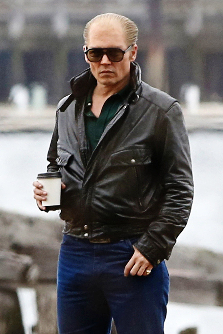 Ia selalu total dalam tiap filmnya, seperti saat ia membotaki rambutnya demi film terbarunya, BLACK MASS/©Splashnews