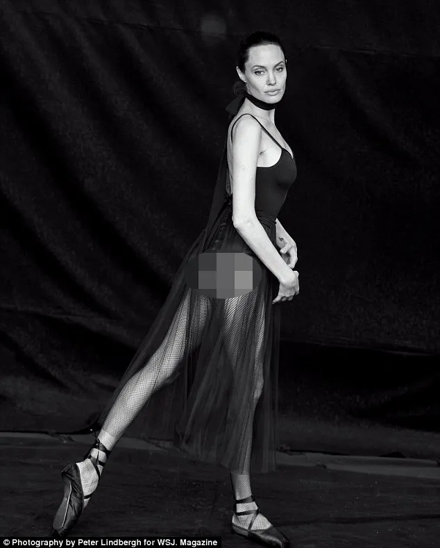 Jolie tak ingin anak-anaknya khawatir © WSJ. Magazine