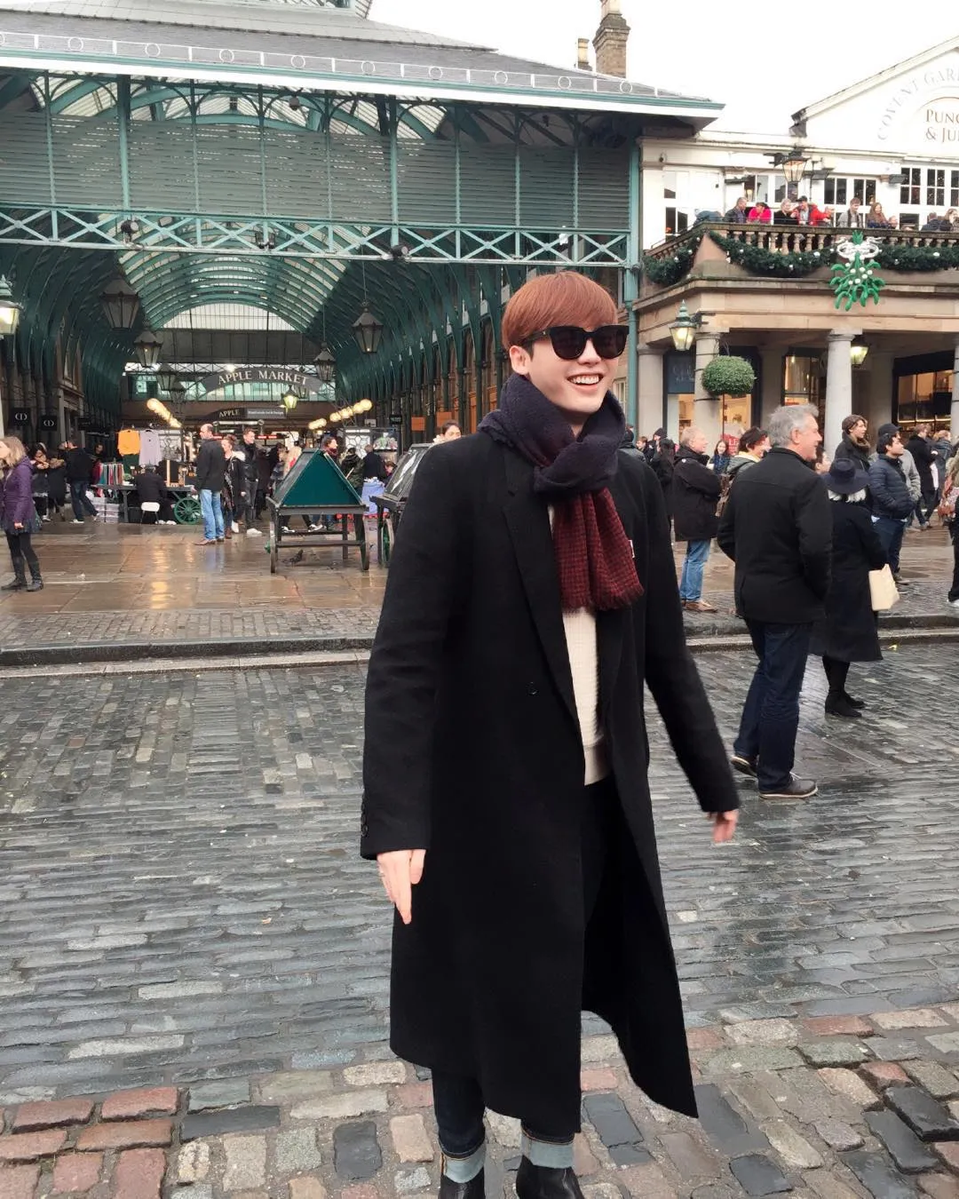 Lee Jong Suk menikmati liburan di London. ©Instagram/jongsuk0206