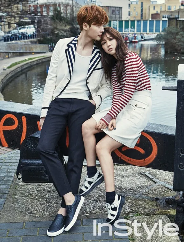 Sempat dikira diam-diam kencan di London, Park Shin Hye dan Lee Jong Suk ternyata cuma melakukan pemotretan. @kpopherald.com