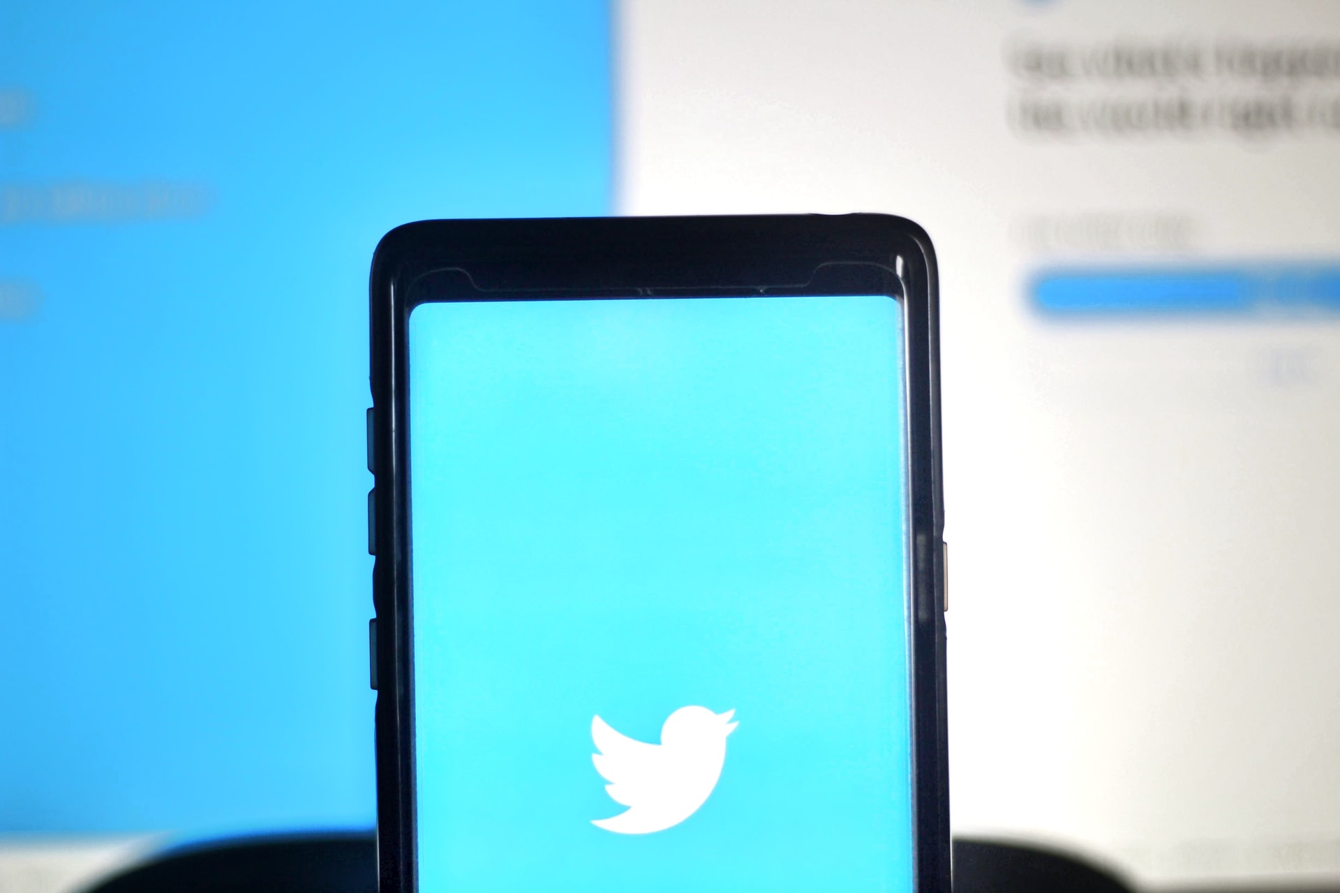 Cara Mengunci Akun Twitter dan Membukanya Secara Aman, Ubah di