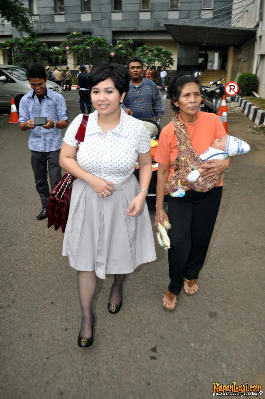 Suami Joy Tobing menolak permintaan Joy untuk menafkahi Joy Tobing 