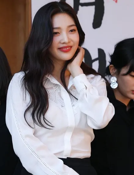 Joy (credit: instagram.com/joy.redvelvet)