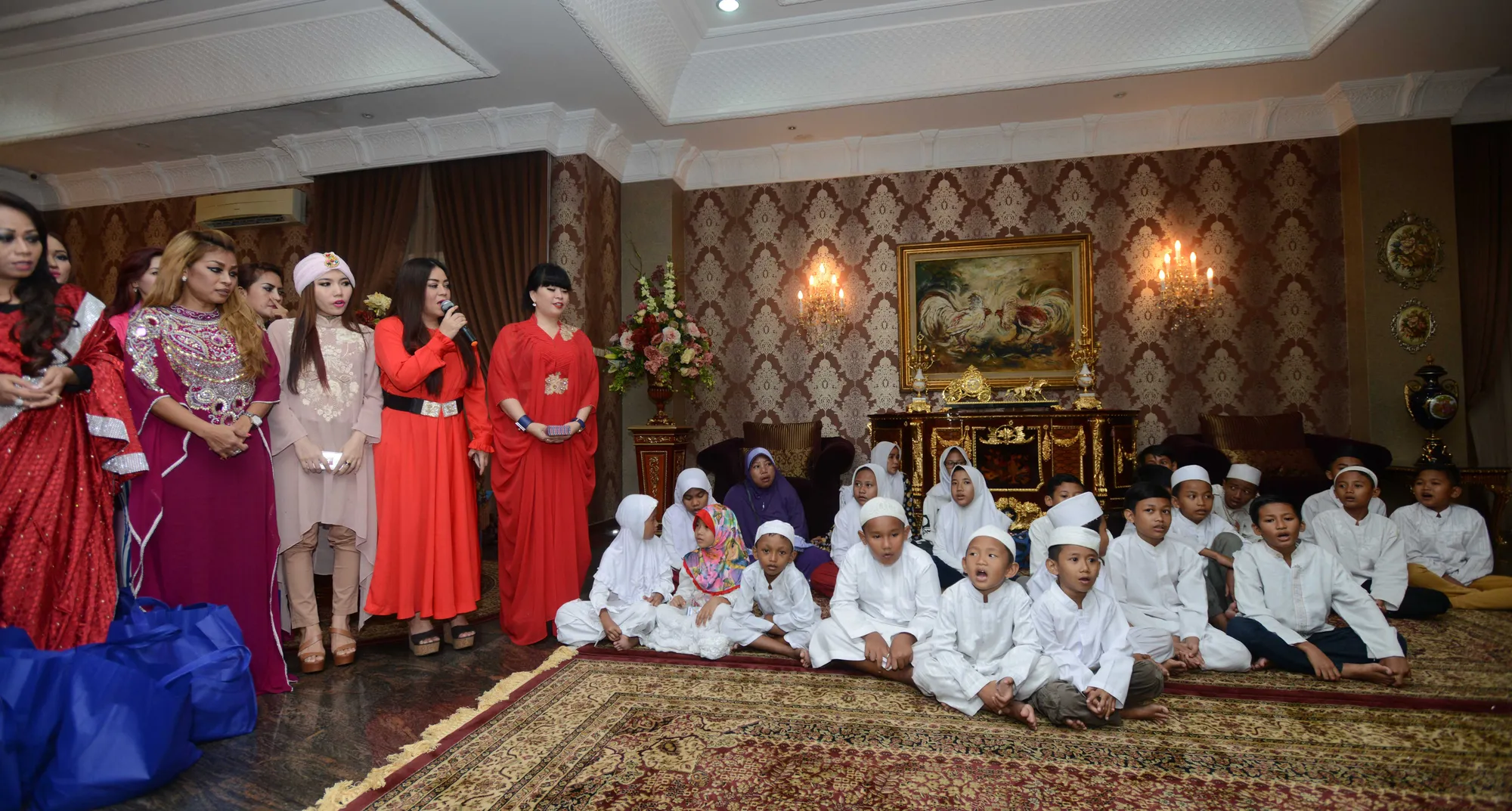 Annisa Bahar gelar pengajian bersama anak yatim © Istimewa
