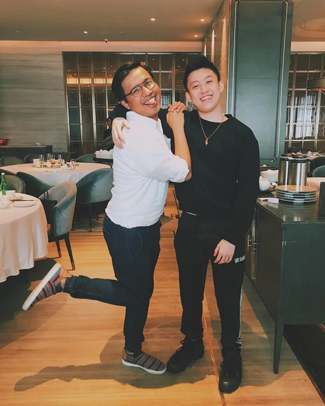 Joshua grupis Rich Brian? (Credit: instagram.com/jojosuherman)