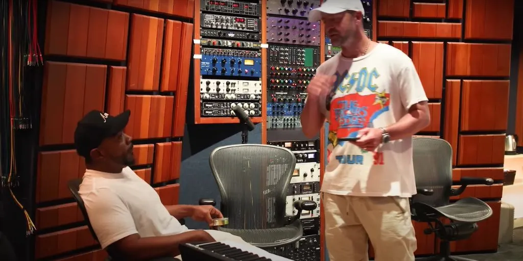 Timbaland, Nelly Furtado, Justin Timberlake - Keep Going Up