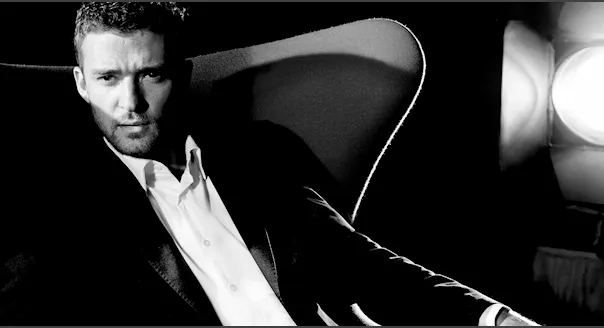 Hitam-putih jadi pilihan Justin dalam Suit & Tie @musicmix.com