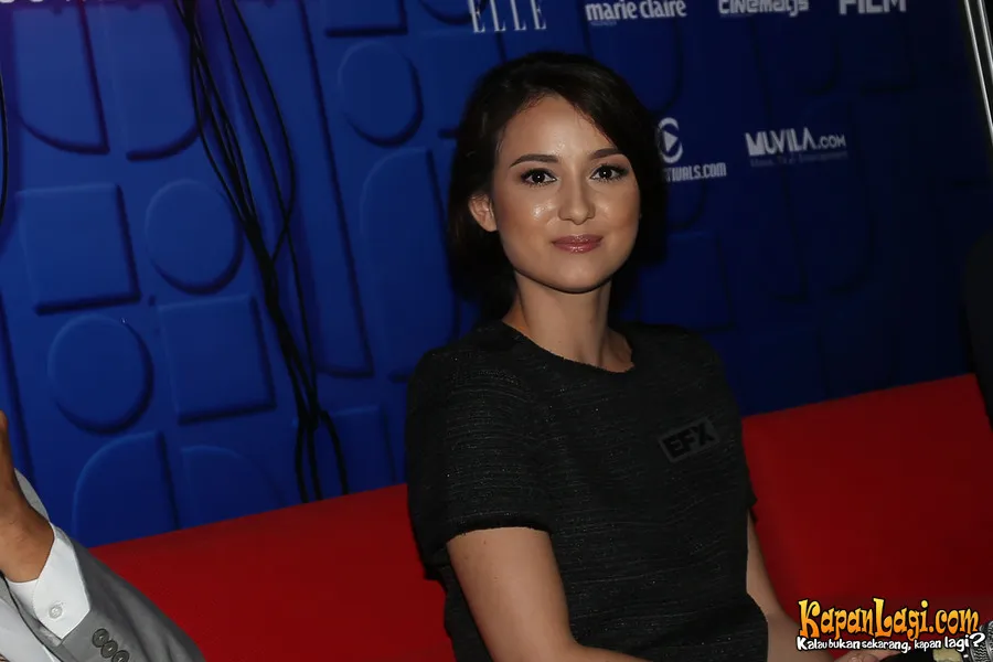 Julie Estelle lebih memilih fokus film Indonesia dulu © KapanLagi.com®