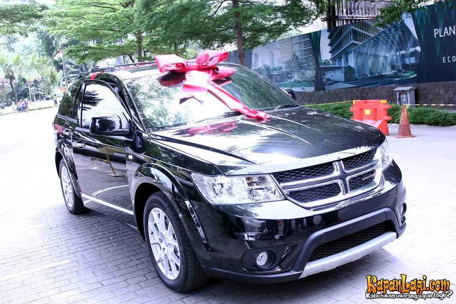 Mobil hadiah dari Jupe untuk Gaston.