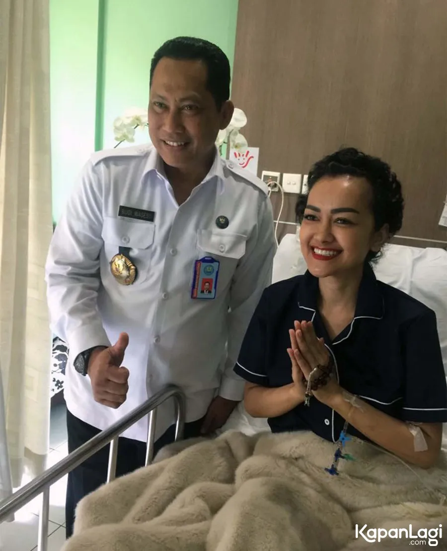 Julia Perez masih dirawat di RSCM. ©KapanLagi.com/Muhammad Akrom Sukarya