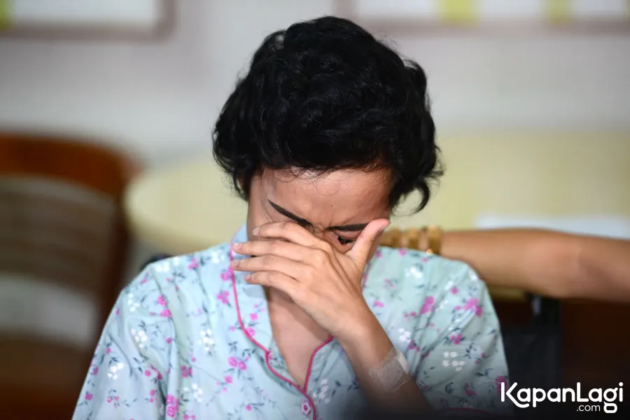 Julia Perez terbaring sakit di RSCM. ©KapanLagi.com/Bayu Herdianto