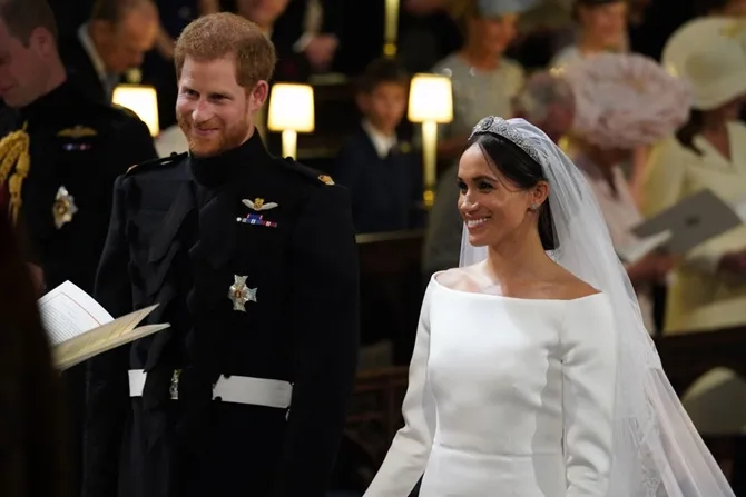 Meghan Markle tampak memukai di hari pernikahannya (credit: AFP)
