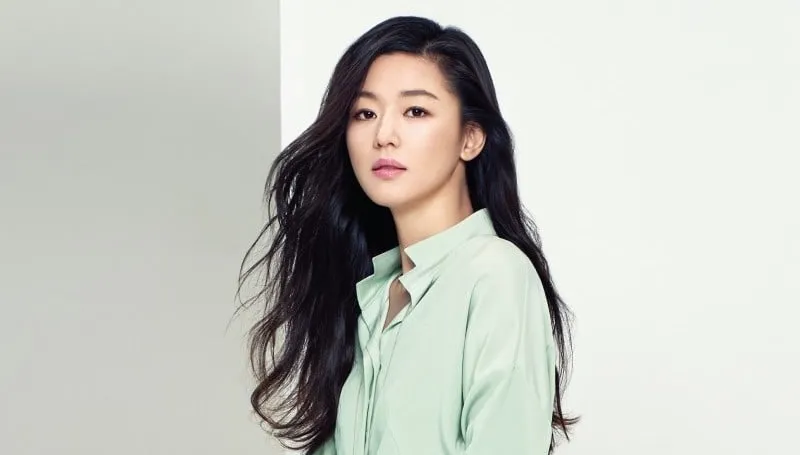Jun Ji Hyun sedang istirahat di rumah © via soompi.com