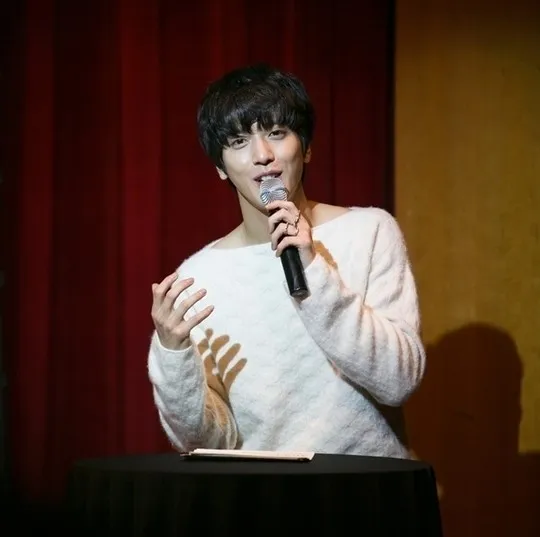 Jung Yong Hwa di showcase albumnya © soompi