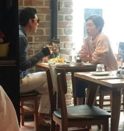 Lee Jung Jae dan Im Se Ryung saat sedang makan bareng. © dramafever.com