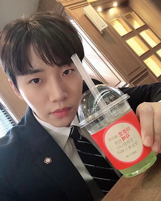 Junho 2PM © Instagram.com/le2jh