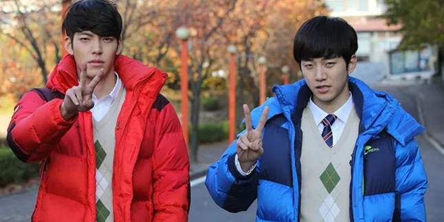 Persahabatan Kim Woo Bin dan Junho dari film berlanjut ke dunia nyata © Next Ent