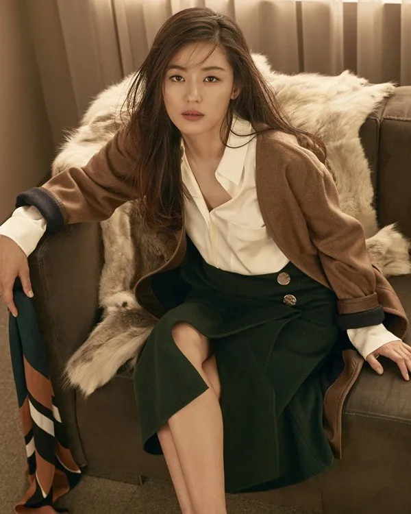 Pemotretan JUn JI Hyun setelah melahirkan. ©Hancinema.net