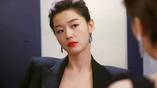 Jun Ji Hyun terpilih sebagai best actress dalam Youth Film Festival. ©kpopherald.com