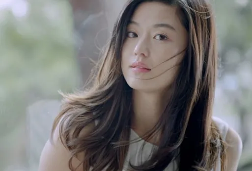Jun Ji Hyun dinilai netizen tak pantas mendapat President Awards karena skandal nasionalisme beberapa waktu lalu. © soompi.com