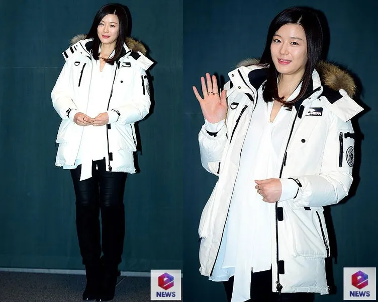Jun Ji Hyun saat menghadiri acara promo Nepa hari ini (13/10). © E News