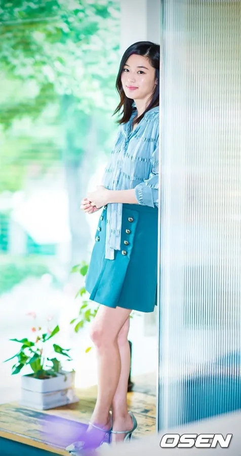 Jun Ji Hyun akhirnya turuti janjinya soal makan siang. ©OSEN