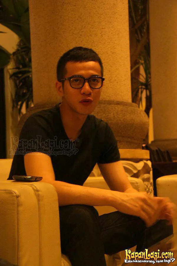 Berbincang serius soal rencana bermusik, Junot termasuk sosok yang idealis ©KapanLagi.com®/Dewi Ratna