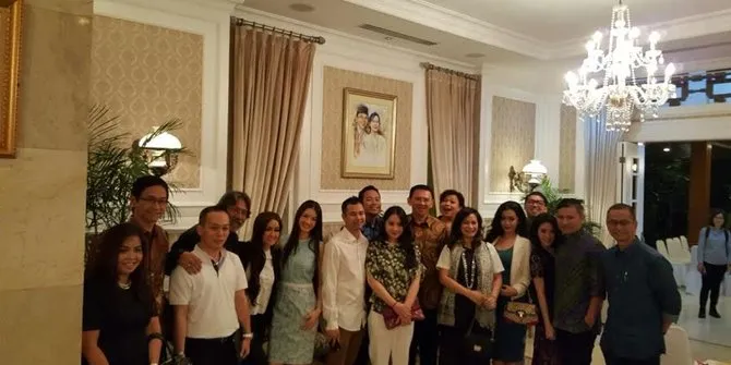 Para Artis di Rumah Ahok © Merdeka