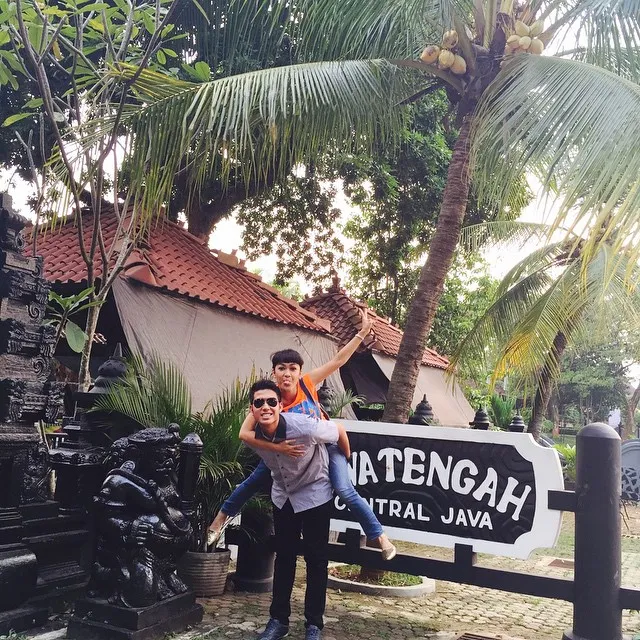 Jupe dan Mumu hanyalah sahabat dekat @ instagram.com/juliaperrezz