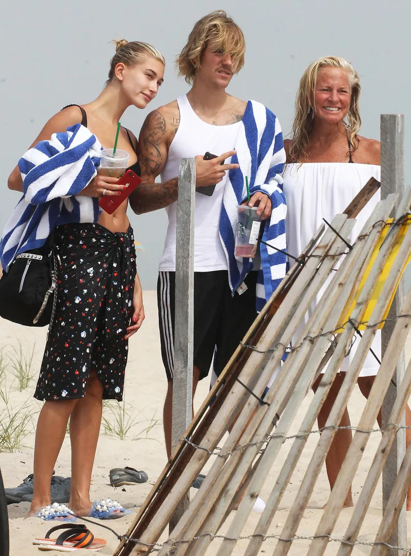 Meski sedang kencan, Justin tetap mau berpose sama fansnya © INSTARimages via usmagazine.com