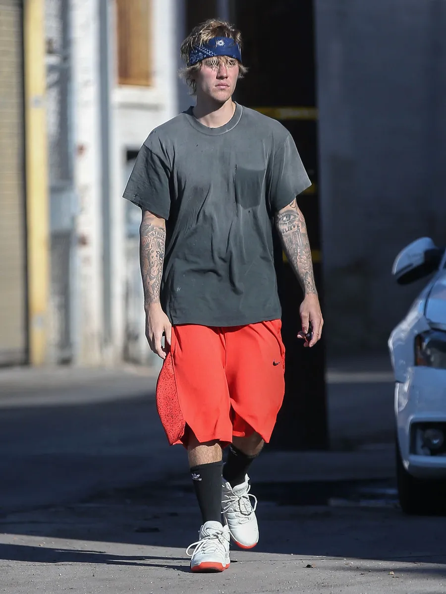 Justin memeluk, selfie, hingga menari bareng Hailey © AP Images