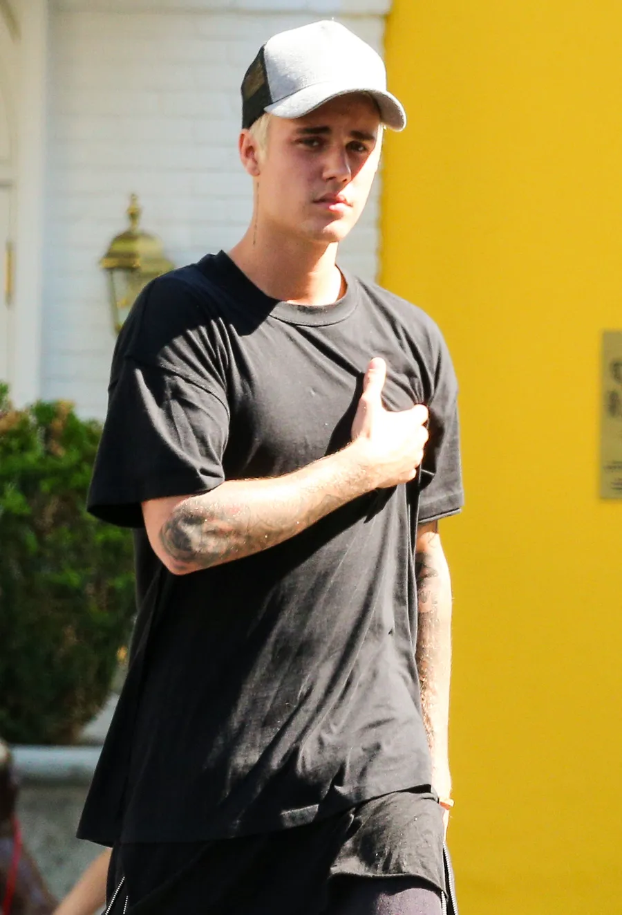 Justin tak nyaman dengan foto bugilnya yang tersebar di media © Splashnews.com