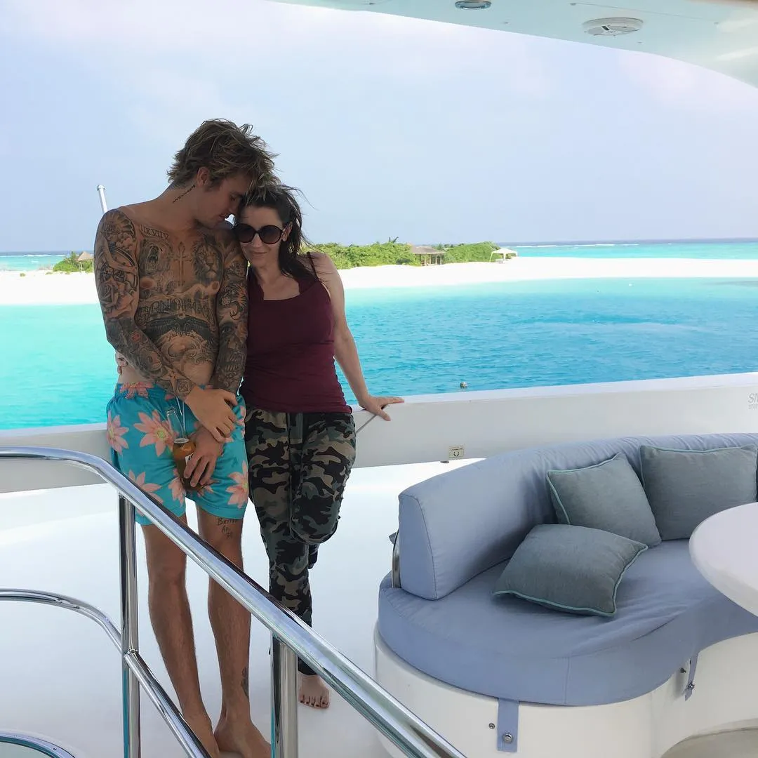 Justin dapat support manis dari ibunya © instagram.com/pattiemallette