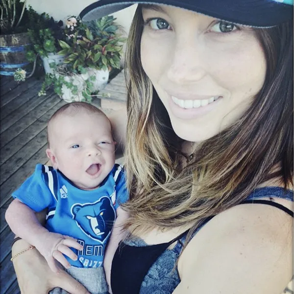 Inilah wajah bayi Justin, ganteng banget ya? @ instagram.com/justintimberlake