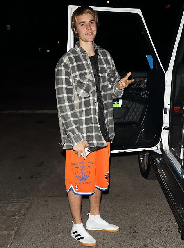 Justin tetap temui Selena meski tak dapat restu dari calon mertua © dailymail.co.uk