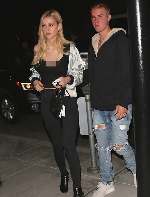 Ada apa di antara Justin dan Nicola? © dailymail.co.uk