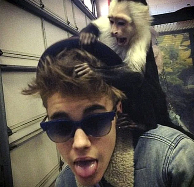 Justin Bieber dan Mally @ dailymail.co.uk