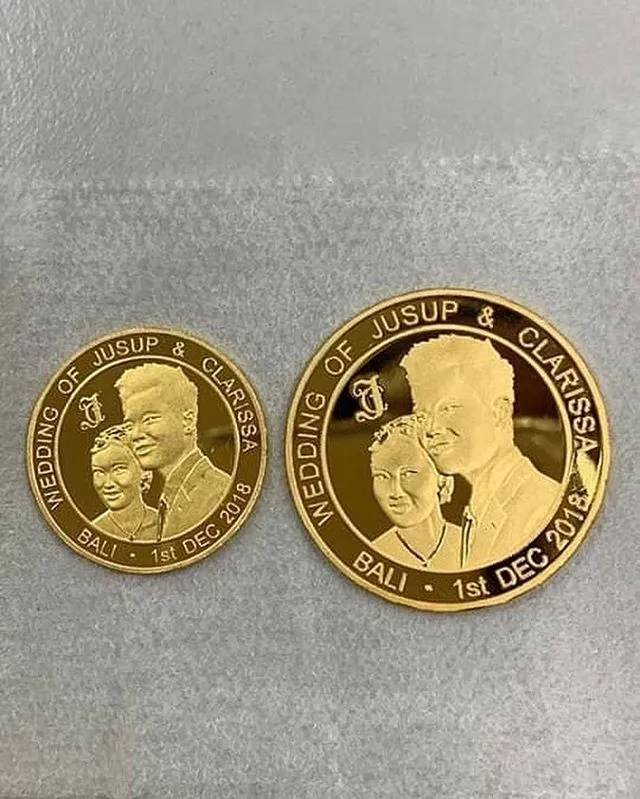 Souvenir Emas