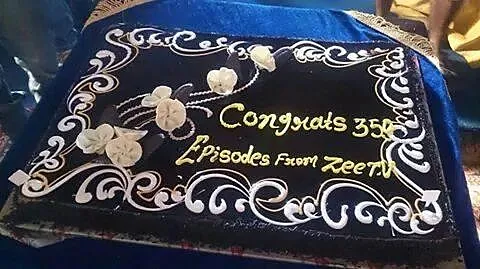 Kue untuk perayaan syukuran 350 episode. @filmibeat