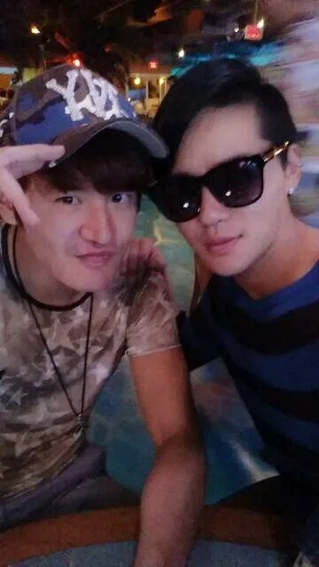 Junsu dan kakak kembarnya, Junho @allkpop